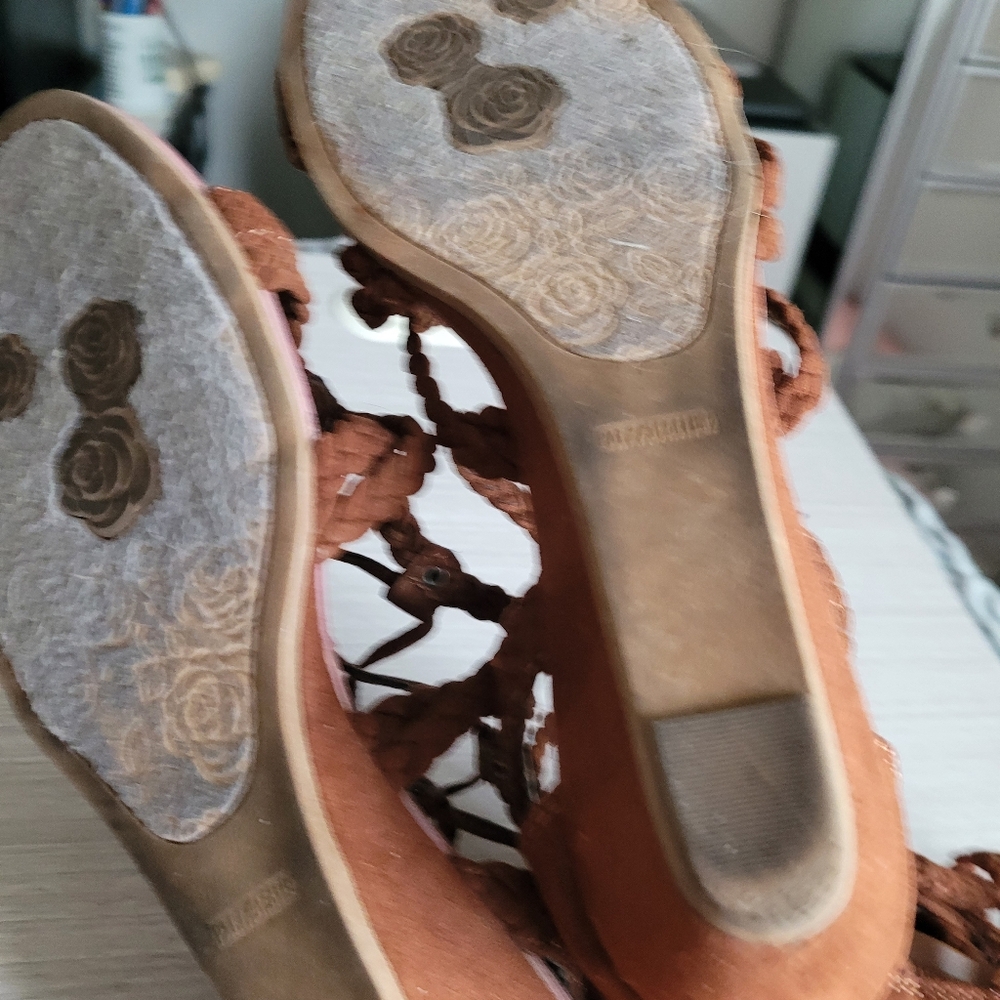 Carlos by Carlos Santana Lace-Up Brown Roman Sandals - Picture 4 of 8